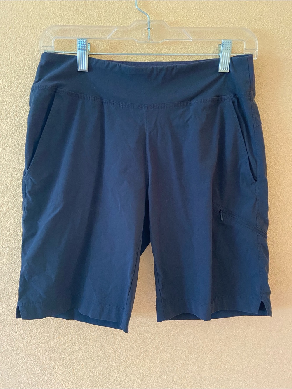Women’s Mountain Hardware Navy Blue Bermuda Shorts, Pull On, Size Small